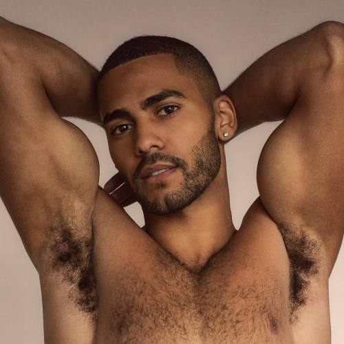 princesofebony: December 1, 2016      Royal Face Noble hairy armpits 