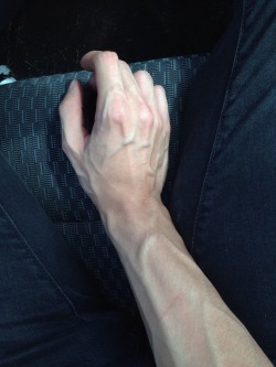 flihrty:  chrosomome:  fuck yes  i thought this was my arm for one second my veins look exactly the same lol 