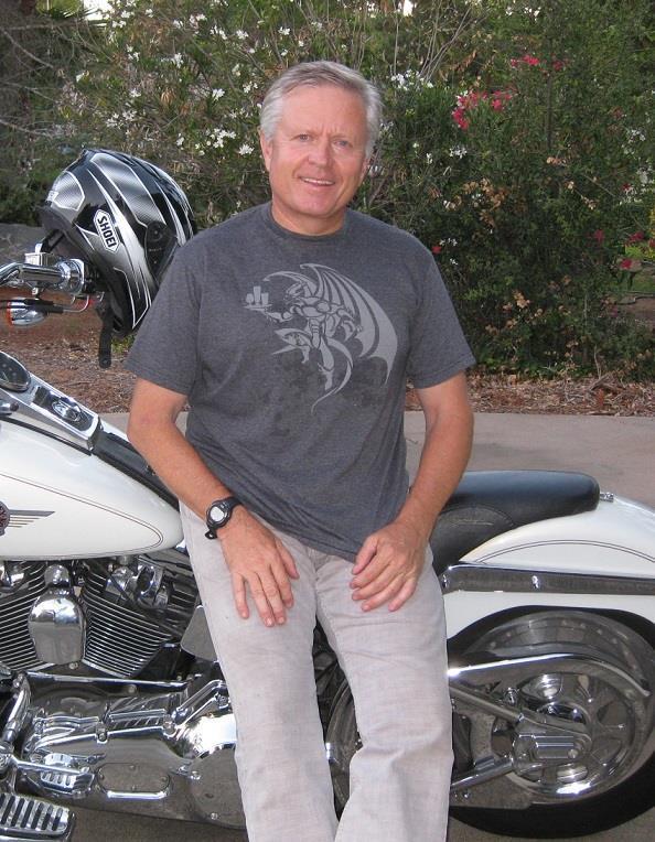 suitncigar:  destinfriends:  destinfriends:  SUIT, BUSINESS CASUAL, RIDING HIS BIKE