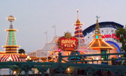 zoerosie:  Paradise Pier 