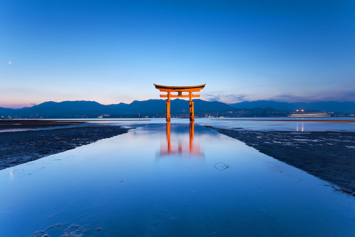 Itsukushima Shrine at Hiroshima, Japan