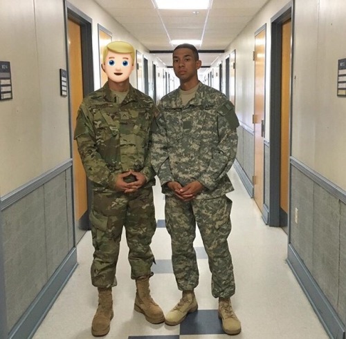 homo-phobes:  Jay, a submissive 🌺army guy🤼‍♀️👱who is also a fan of daddy fantasy/rape roleplay🤖 has had a gf💏 for mad long now😕😞 7$ for collection 🤦🏻‍♀️