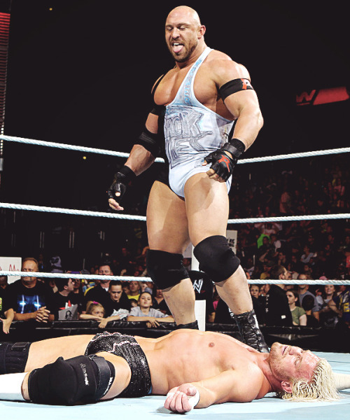 Ryback looks hungry!