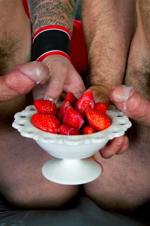 youngryguy:  My favorite topping ;) Follow Youngry