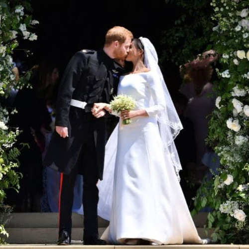 #royalwedding royal wedding! What do you think of Princess Meghan’s wedding dress? She wore a $40,00