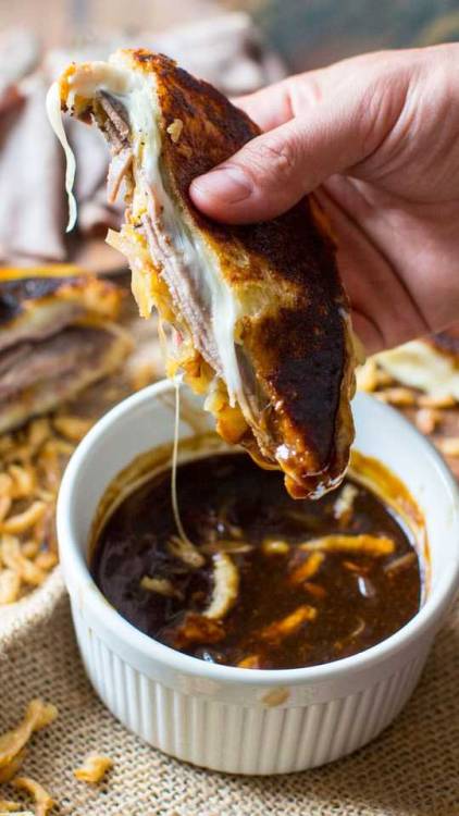 foodffs: French Dip Grilled Cheese Sandwich Recipe:  30minutesmeals.com/french-dip-gril