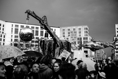 Protest march against the unscrupulous real estate “sharks” in Berlin and the insane and uncontrolle