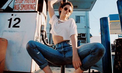 krissteewartss:Kristen Stewart killing me staring ‘Ride ‘Em on Down’ MV by the Rolling Stones