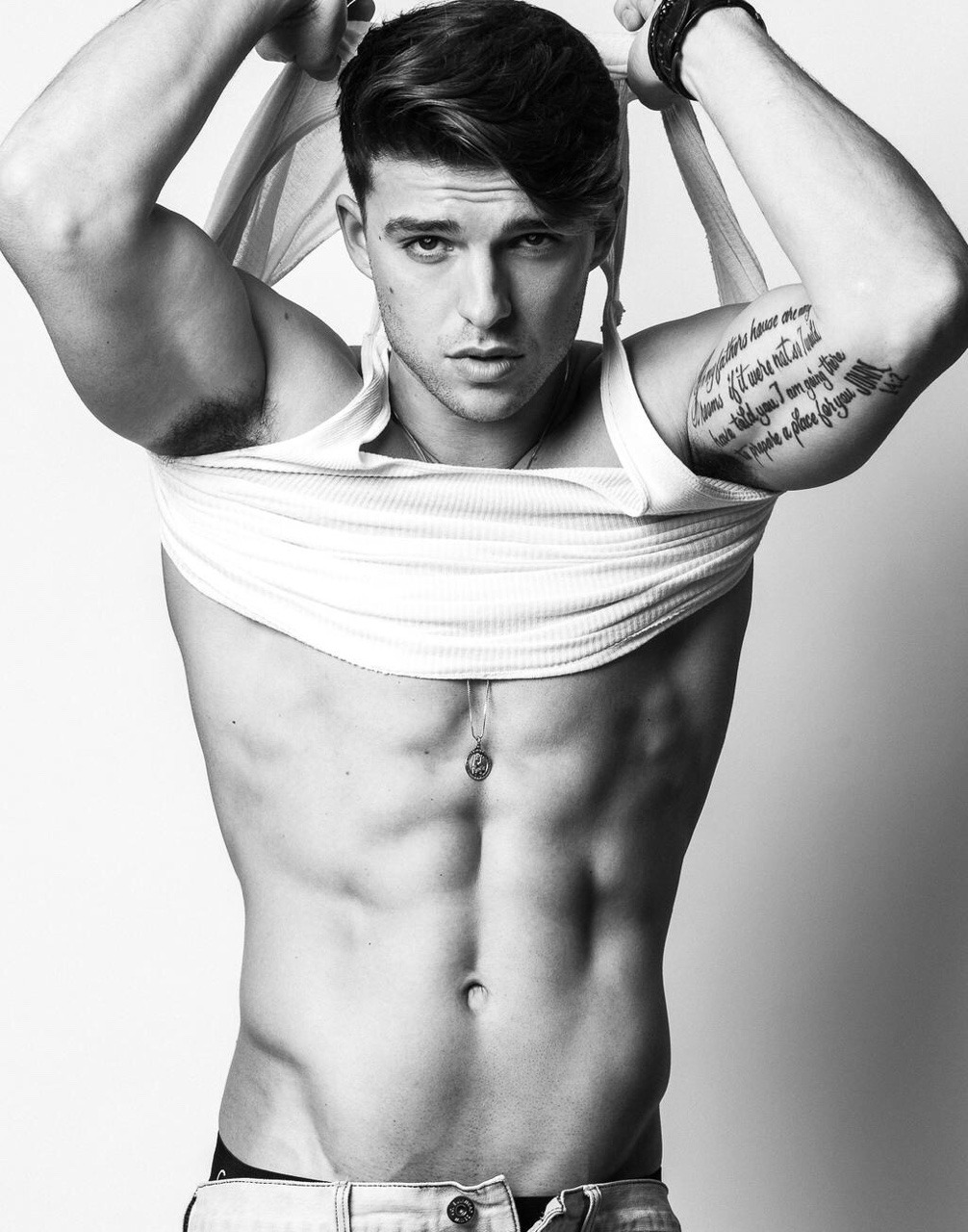 nickk1712:  Follow: http://nickk1712.tumblr.com.