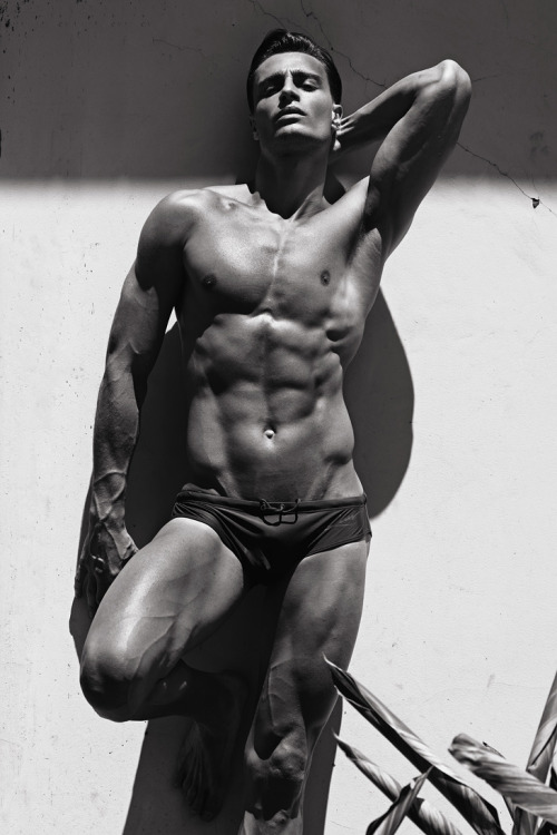 tonamourfrancais:  Johnny Marcondes 