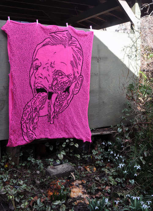 tourlas.bigcartel.com/product/knitted-blanket/ knitted blanket in fluo pink & black yarn 