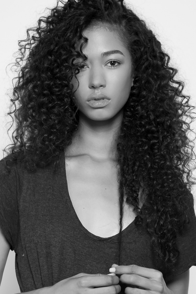 womenofcolor:  Dakota Moore