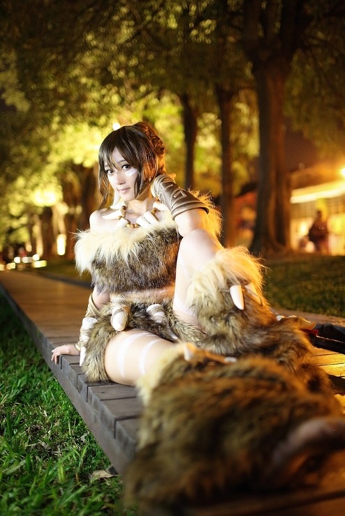 league-of-legends-sexy-girls:  Nidalee Cosplay porn pictures