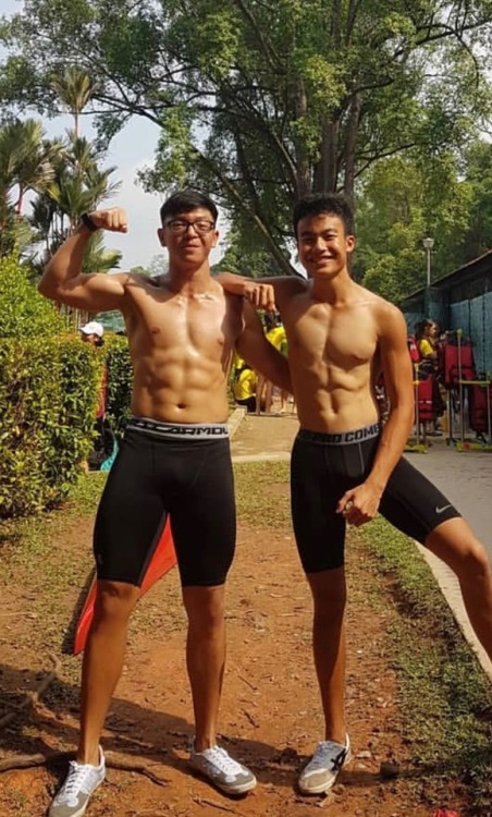 6sg: harronjam: Sexy Hwa Chong canoeist, Gereon Chan. Such a vain dude but his abs are so lickable 