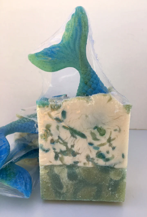  A brand new batch of soaps are up on my mom’s and family friend’s Etsy store! If you like decorativ