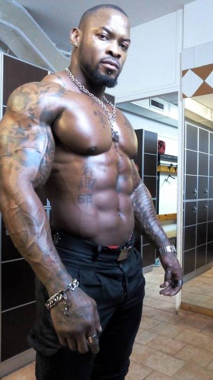 whitepapermuscle:  Vincent Oladipupo