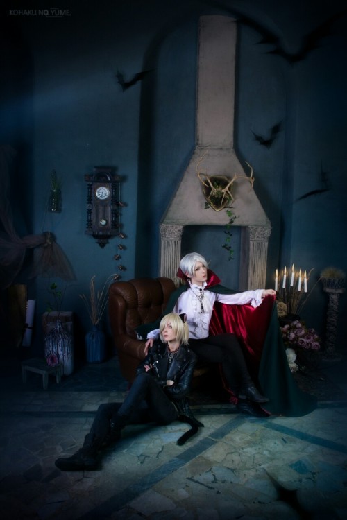 Happy Halloween, guys! Series: Yuri!!! On IceCharacters: Victor Nikiforov, Yuri PlisetskyCosplayers: