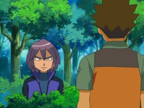 commanderpigg:paul what are you doing therewhy are you behind a bushwhy did you set up a table right