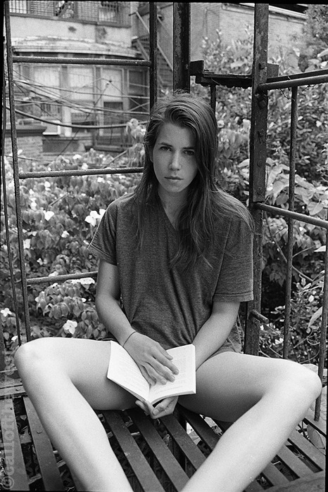 bibliophile-exhibitionism:  callofthewest:Renee - lunch poems  © callofthewestThanks