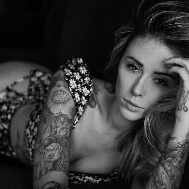 alysha:  ✨👀 ✨ eyes are like windows right? || photo by @nicksuarezphoto swim
