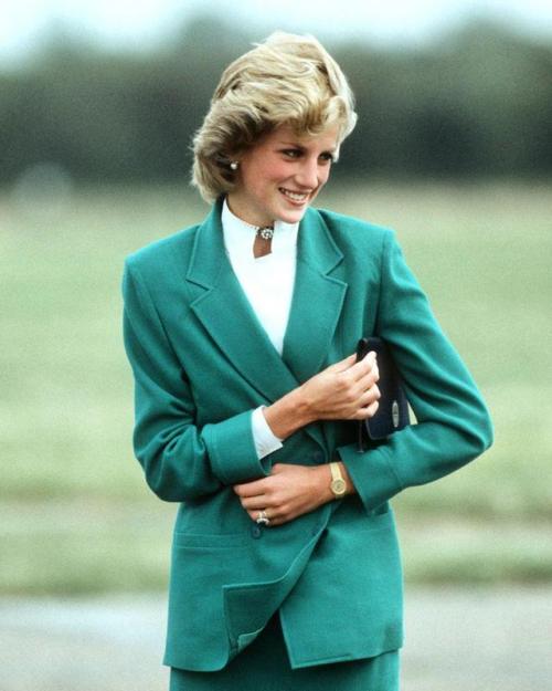 Fonte Pinterest , 20 September 1983 , Princess Diana c1370046b49d02d9154ceec3b435c0d0Posted tinamott