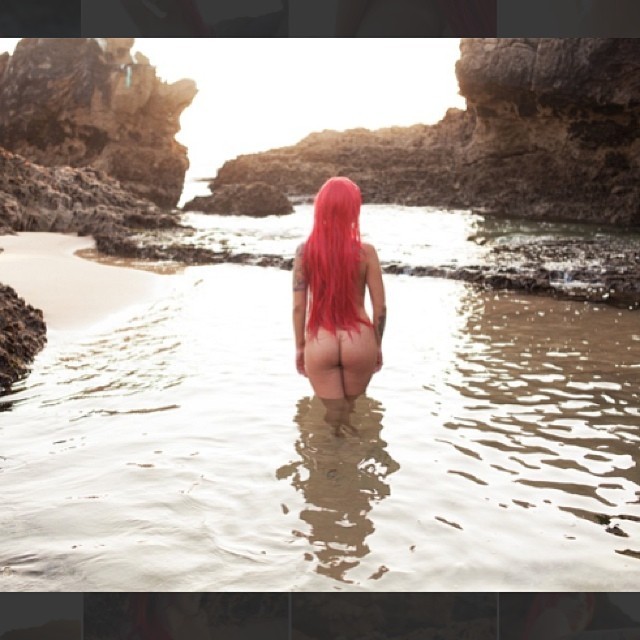 caiasuicide:  Don’t miss my latest SG set https://www.suicidegirls.com/girls/caia/album/997816/homesick/