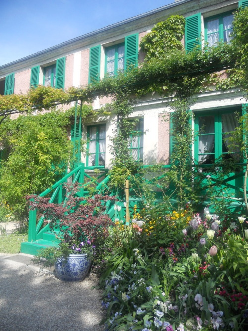 sadyoungliterarygirls: Claude Monet’s house and garden in Giverny. April 2017.