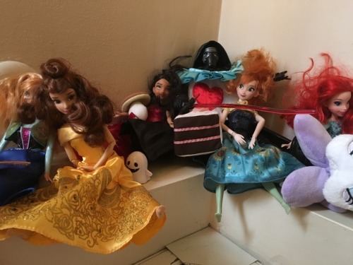 frozenmusings - lawlu - lawlu - I went to clean my daughters room...