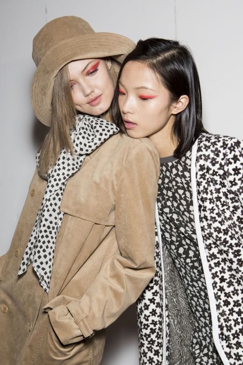 modalmania:  Lindsey Wixson and Xiao Wen Ju backstage at Max Mara  
