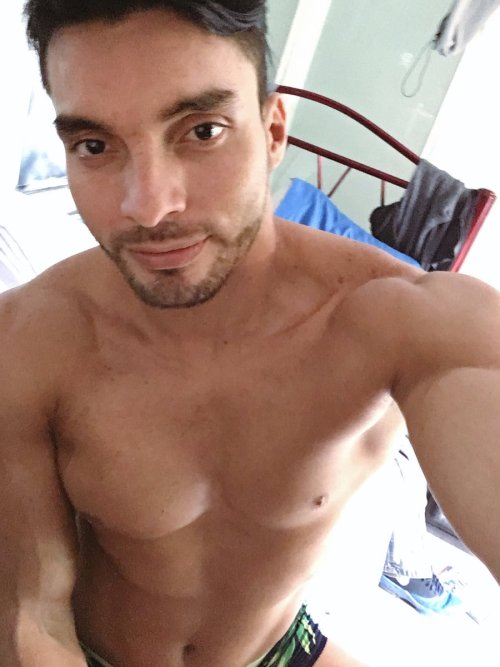 erick0794:  He’s so sexy!😘  Esteban Caceres !😛