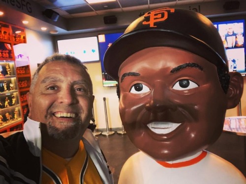 Big heads.  (at AT&T Stadium - San Fransisco)