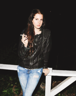 dellrey:  Lana Del Rey photographed at a