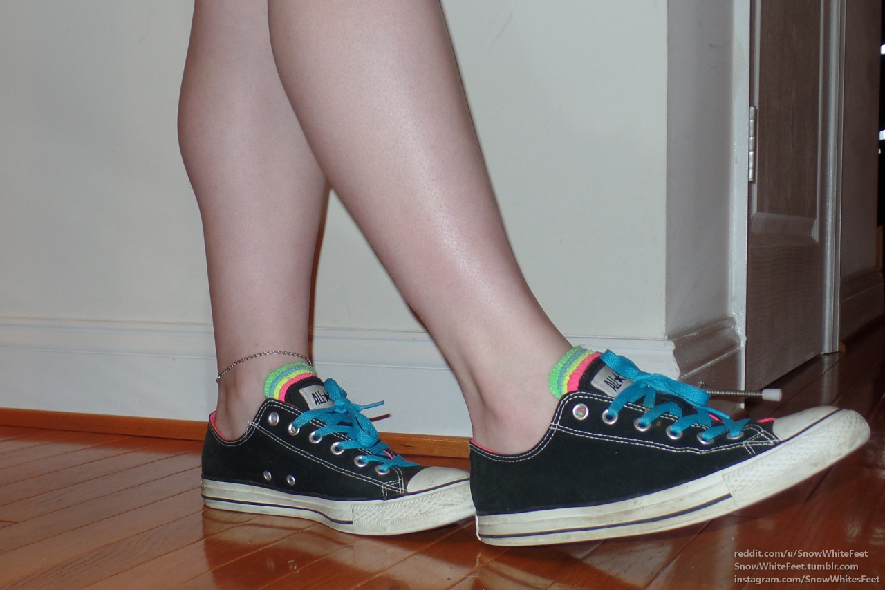 snowwhitefeet:  Part 1 of 2. Don’t worry, the shoes come off in the next bit. ;)