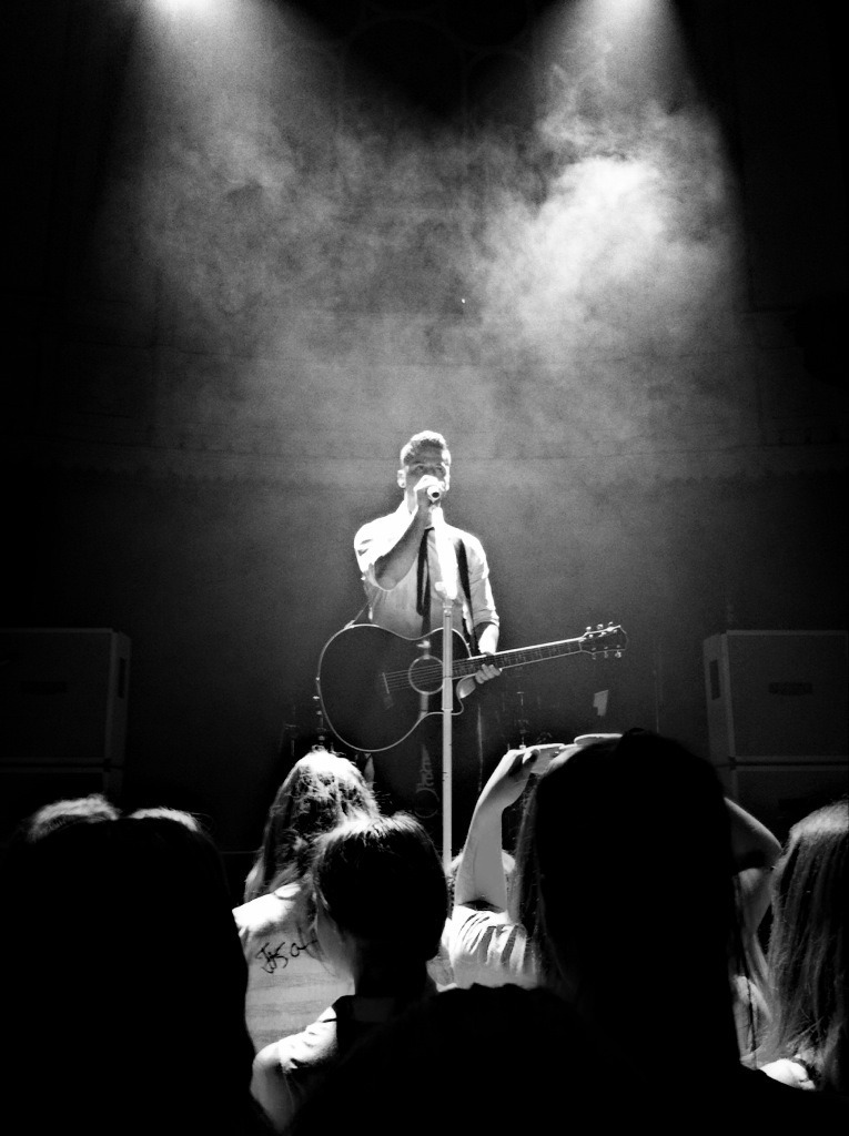 confessionbrain:  Boyce Avenue in Paradiso, Amsterdam. 3/31/14