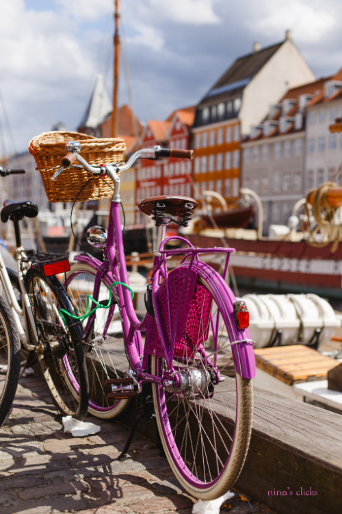 ninasclicks:  Bright day, bright bike