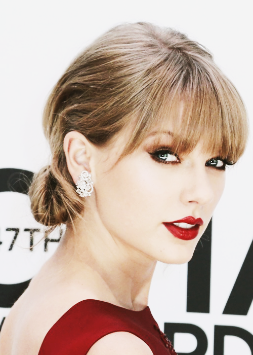 falldown-getupagain:  (25) Tumblr on We Heart It. http://weheartit.com/entry/85386263  She’s my favourite!