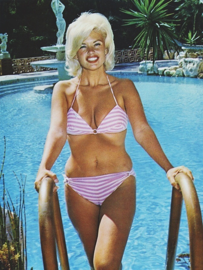 jaynemansfielddaily:  Jayne photographed at the Pink Palace. 