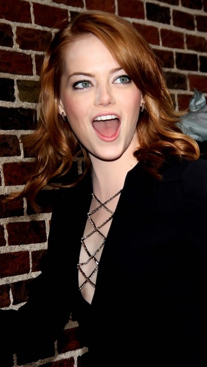 Porn Emma Stone arriving at the Ed Sullivan Theater photos