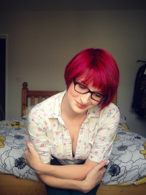 lost-lil-kitty:  Getting ready for Sunday lunch with the in laws