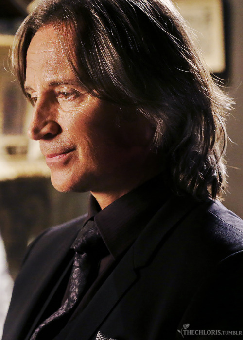 Oh look pretty Rumbelle stills! - Family Business