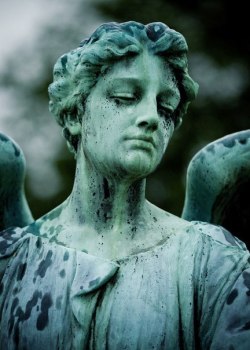 dietlindsnark:  Angel in Elmwood Cemetery,