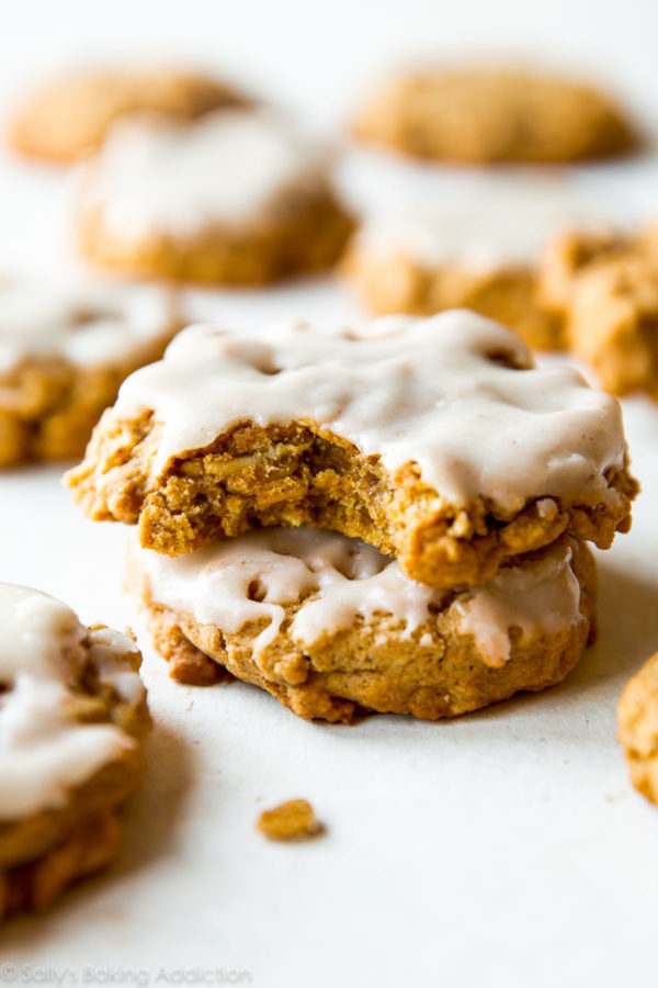 sweetoothgirl:  Brown Butter Pumpkin Oatmeal Cookies 