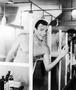 Buster Crabbe says &ldquo;Good morning, everybody!&rdquo;