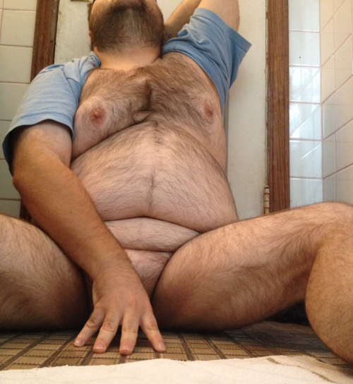mrfeelingunfocused:  Blue shirt
