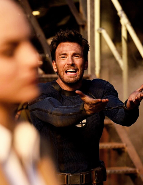 First Official Stills Of Chris Evans As Johnny Storm/Human Torch In Deadpool & Wolverine (2024)