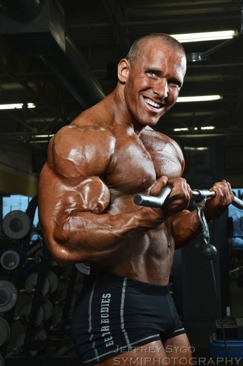 muscle-nerd:  Jordan Michael Janowitz