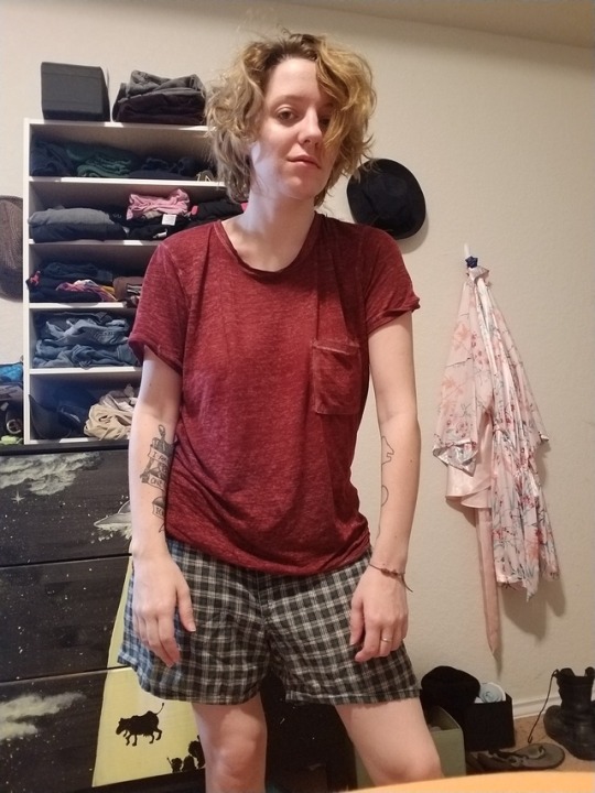 trashfirefallon: Get you a nonbinary who can do both  Why are you so attractive, this is illegal.