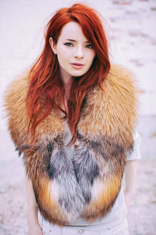 pretaportre:  The Stole │ via Sea of Shoes.