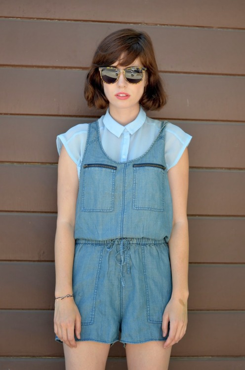 coastaldotcom: Fashion blogger AFashionNerd wearing Derek Cardigan glasses in her latest blog post.