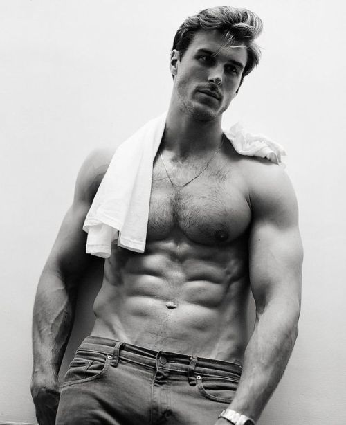 thehottestmenaround: Dusty Lachowicz  www.instagram.com/dusty__dusty/